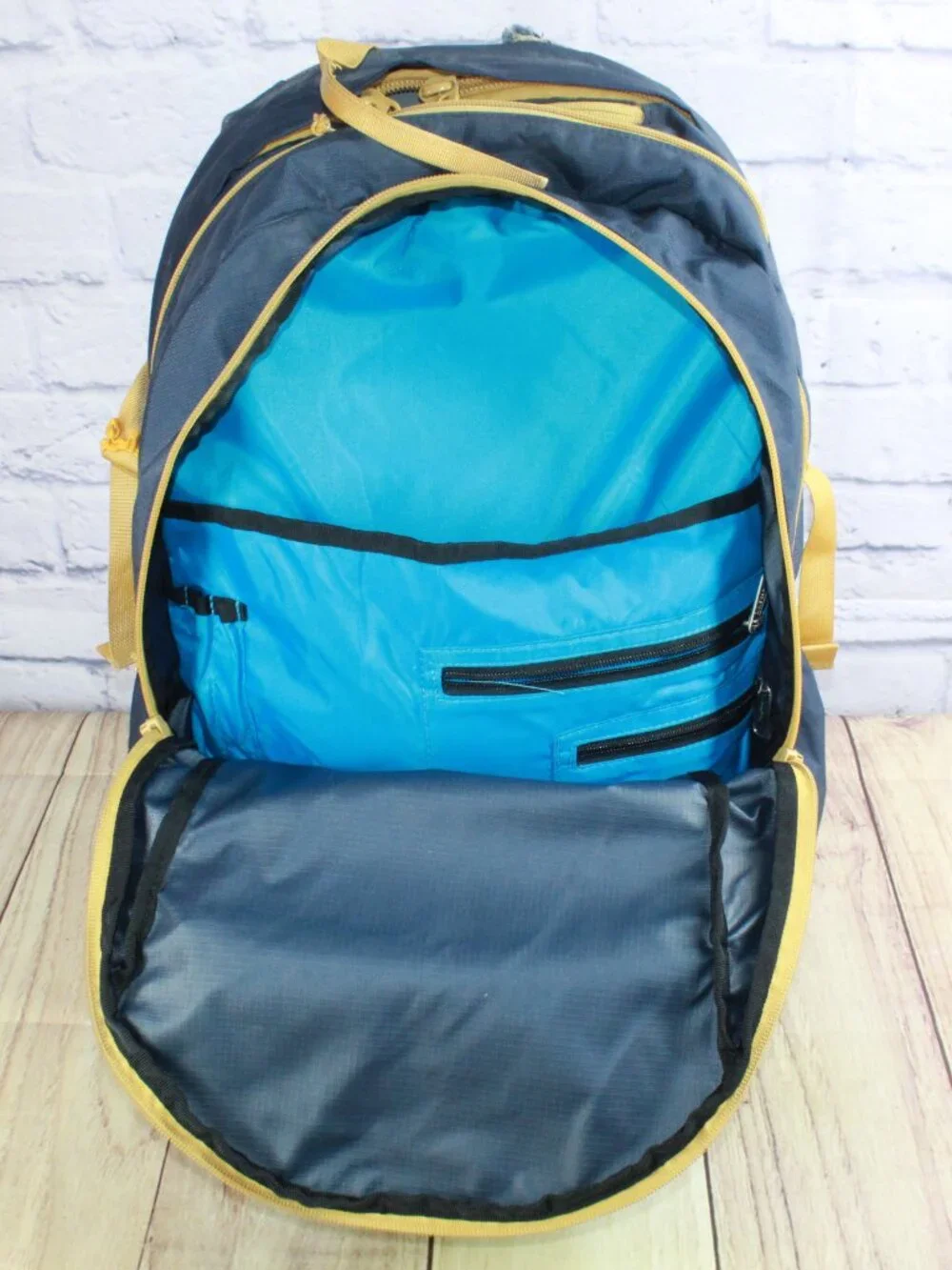 READ–LL Bean Unisex Adult Comfort Carry Portable Locker Pack 42L Backpack Hiking